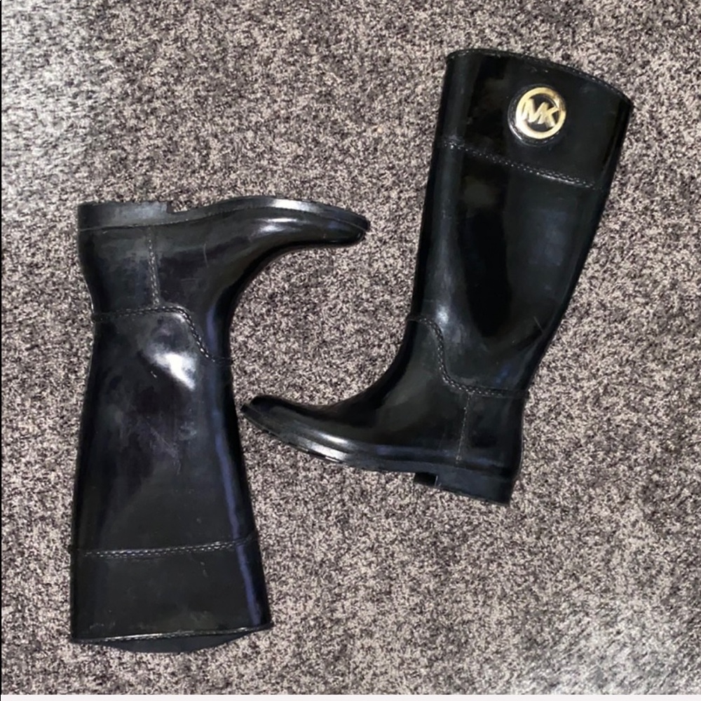 Micheal Kors Boots